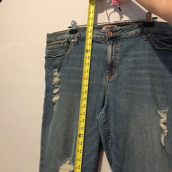 Plus size distressed jeans 3X - Picture 6 of 8